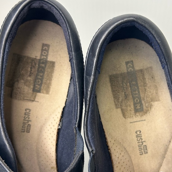 💙”Clark’s” Women’s Navy Leather Comfort Shoes💙 - Picture 6 of 16